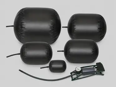 Inflatable sewer pipe stopper